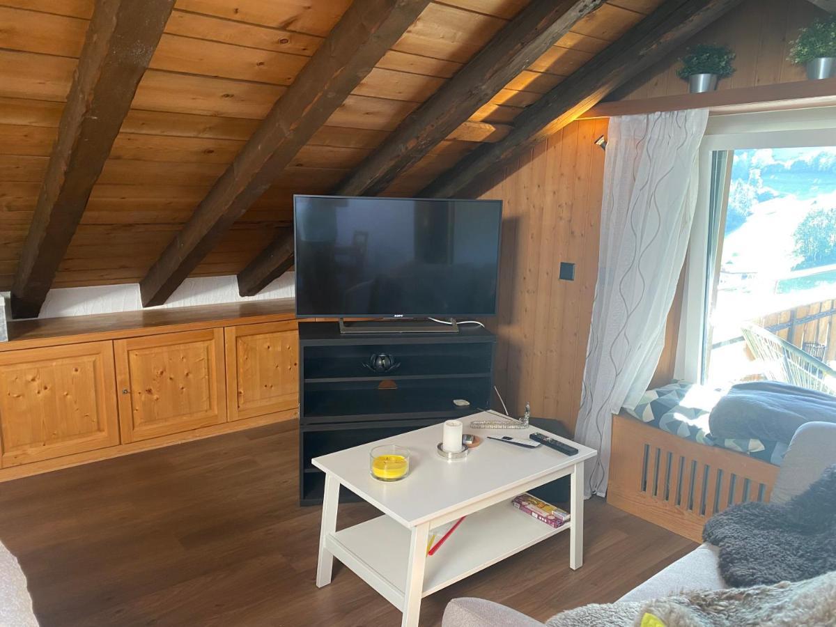 Dachwohnung In Der Mitte Von Laax-Dorf Екстериор снимка