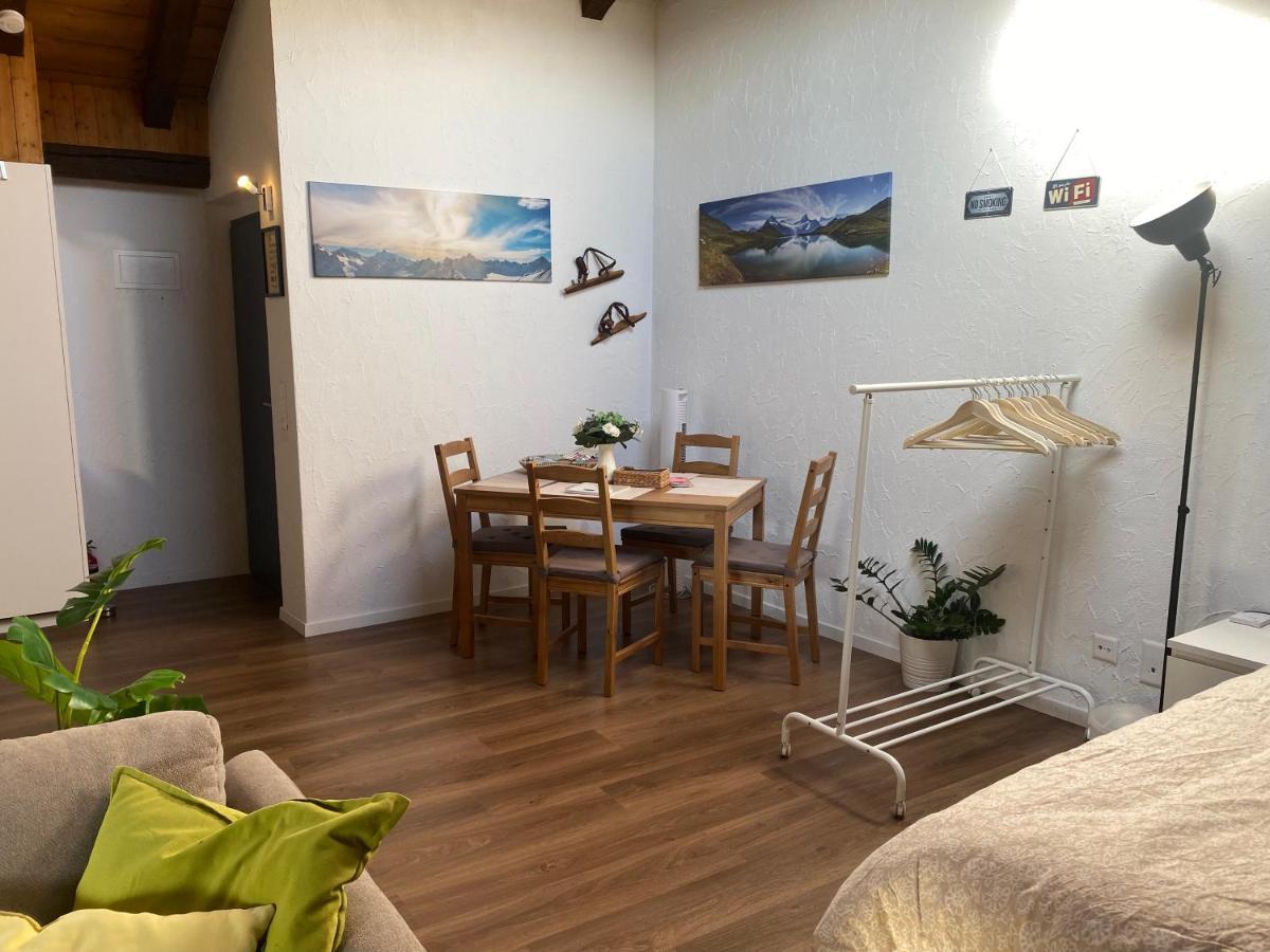 Dachwohnung In Der Mitte Von Laax-Dorf Екстериор снимка