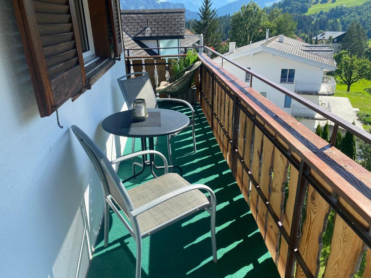 Dachwohnung In Der Mitte Von Laax-Dorf Екстериор снимка